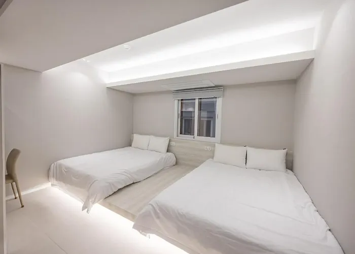 2f 4bathrooms, 9beds, 7-16 Persons Team アパート