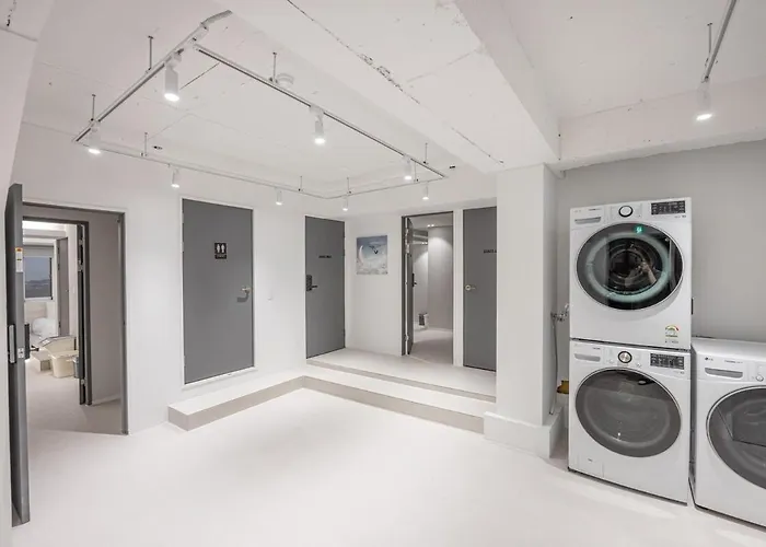 アパート 2f 4bathrooms, 9beds, 7-16 Persons Team